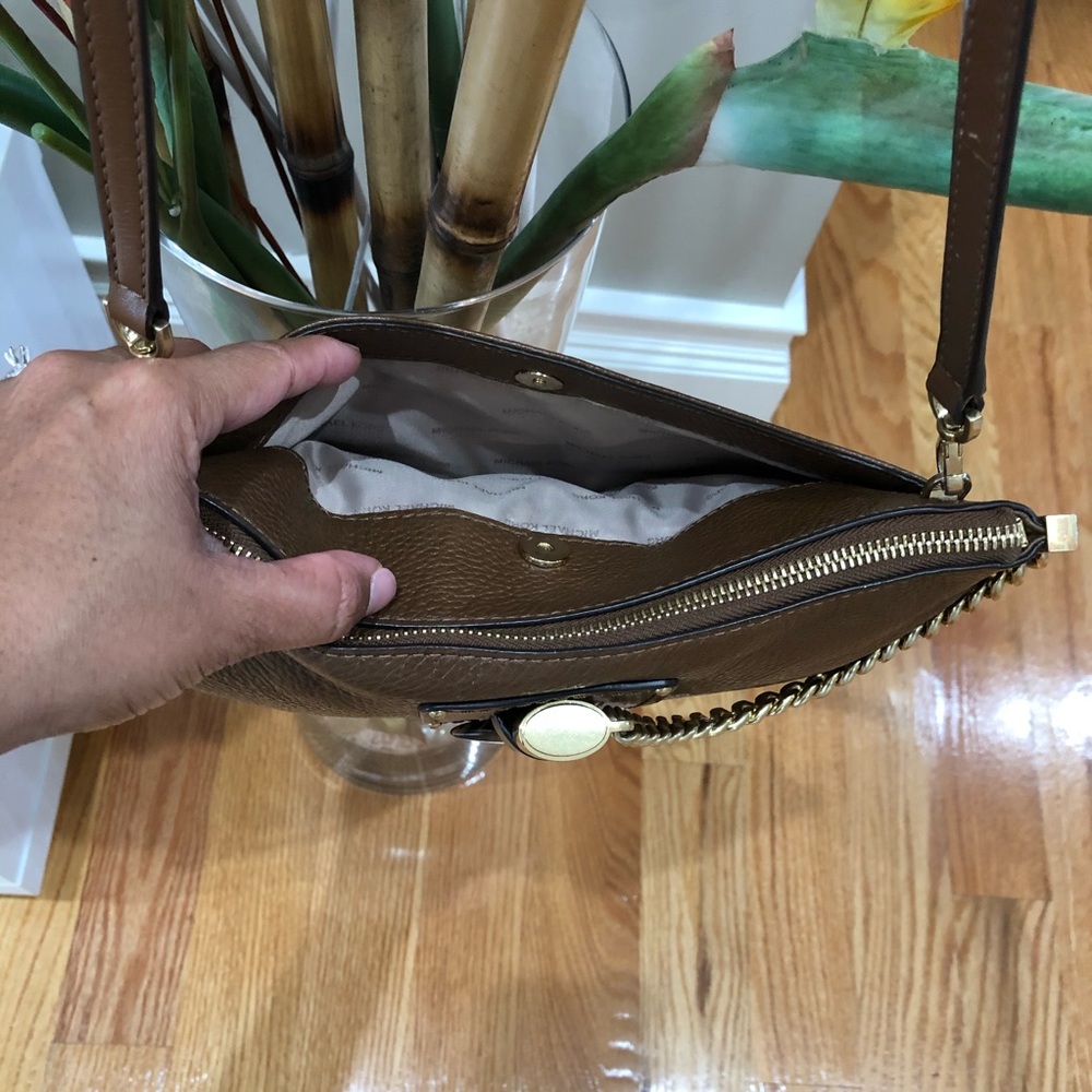 Michael kors bag 💯% authentic!! - Picture 6 of 6